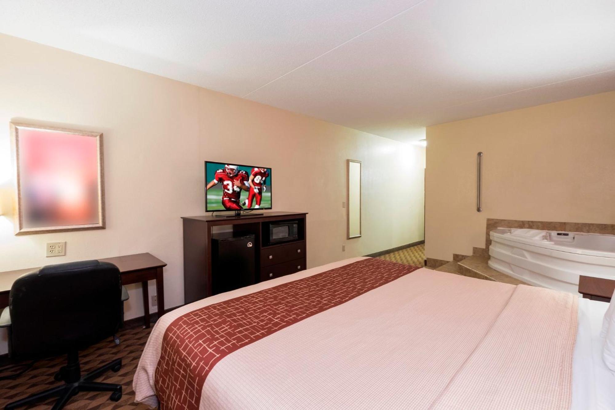 Red Roof Inn & Suites Cincinnati North-Mason Zewnętrze zdjęcie