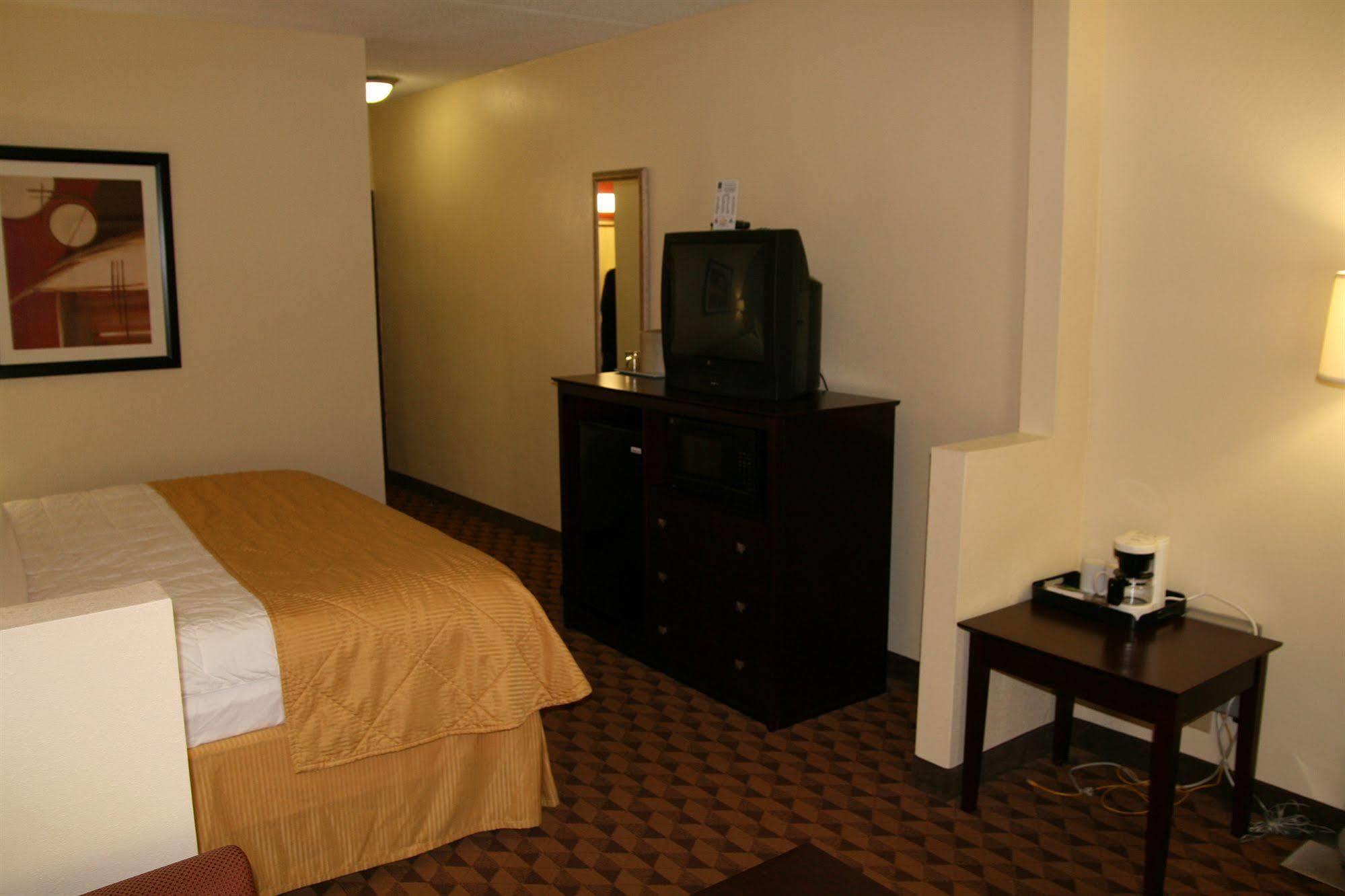 Red Roof Inn & Suites Cincinnati North-Mason Zewnętrze zdjęcie