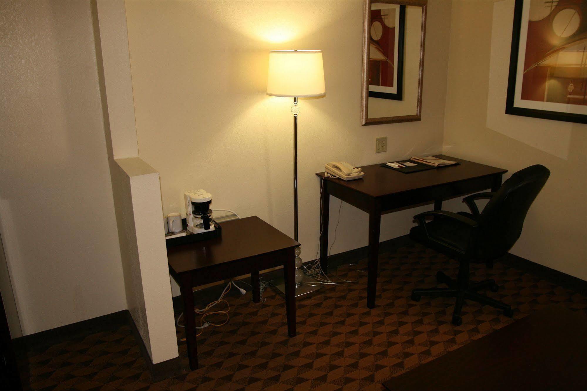 Red Roof Inn & Suites Cincinnati North-Mason Zewnętrze zdjęcie