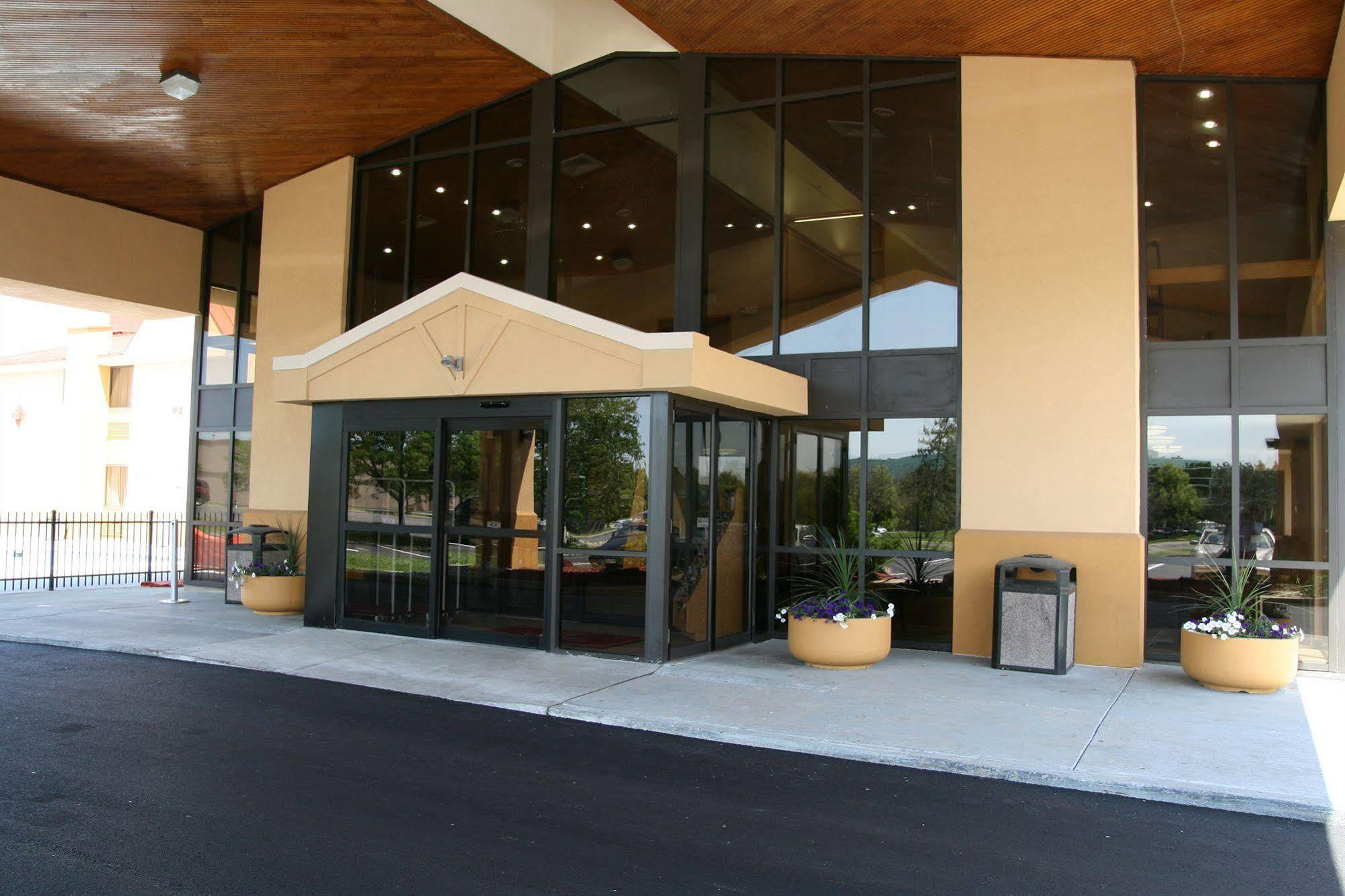 Red Roof Inn & Suites Cincinnati North-Mason Zewnętrze zdjęcie